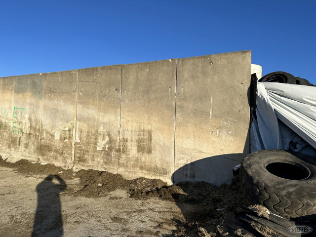(21) Precast bunker walls
